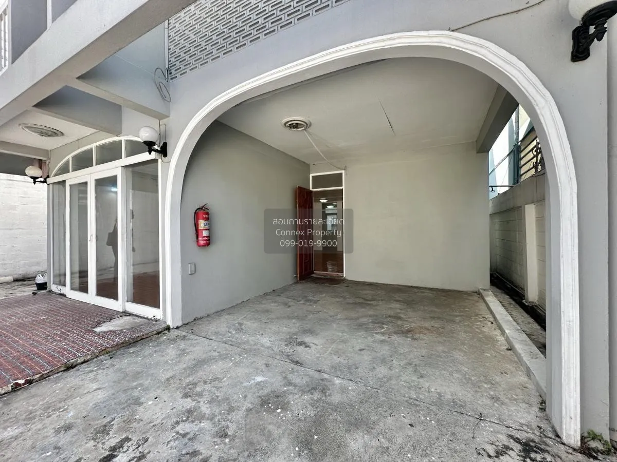 ขายบ้านเดียว 2 ชั้น พระราม5 ซอยสันติสุข ถนนนครไชยศรี เขต ดุสิต กร 4