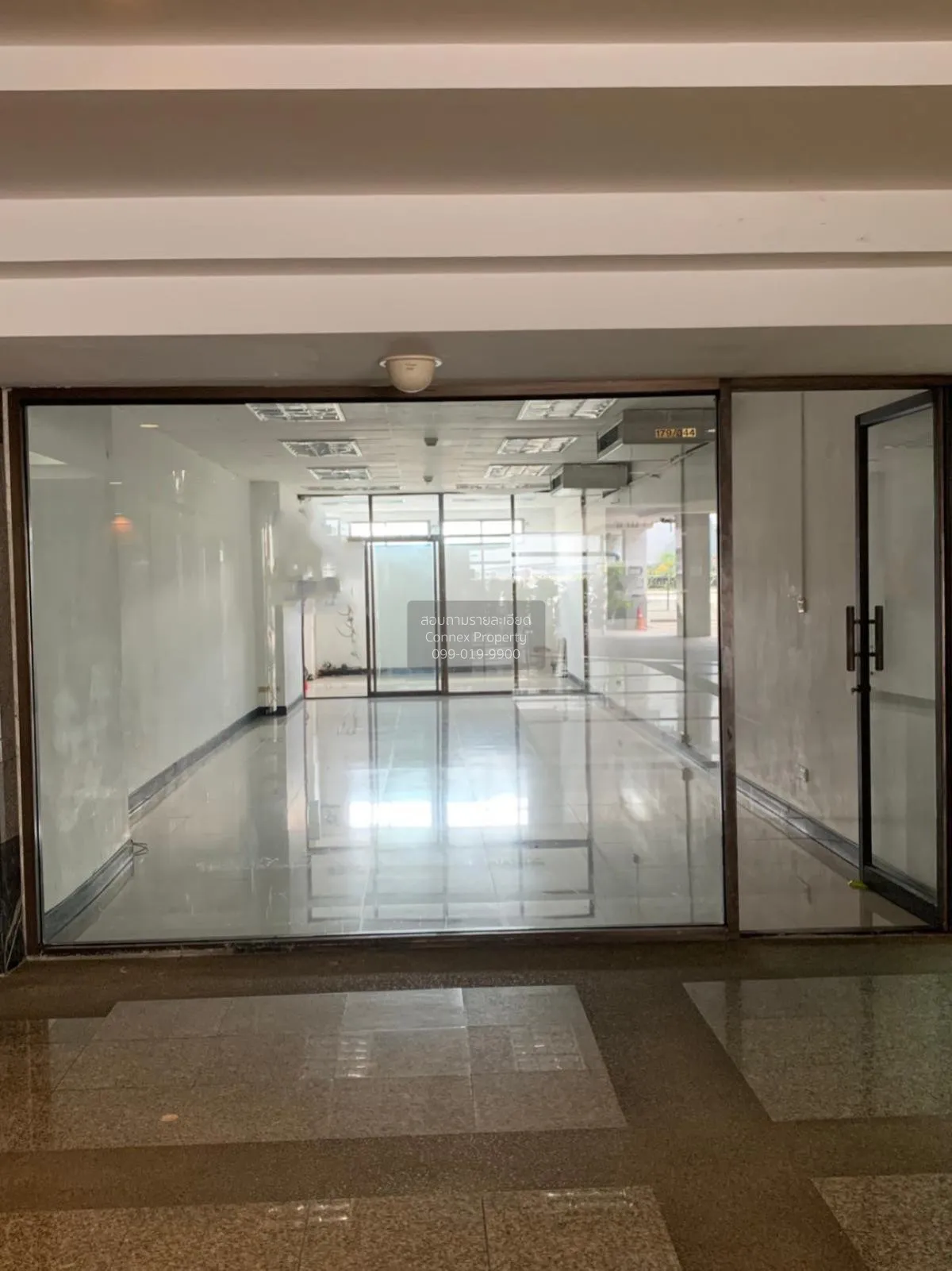 For Rent Office , Supalai Place Sukhumvit 39 , BTS-Phrom Phong ,  4