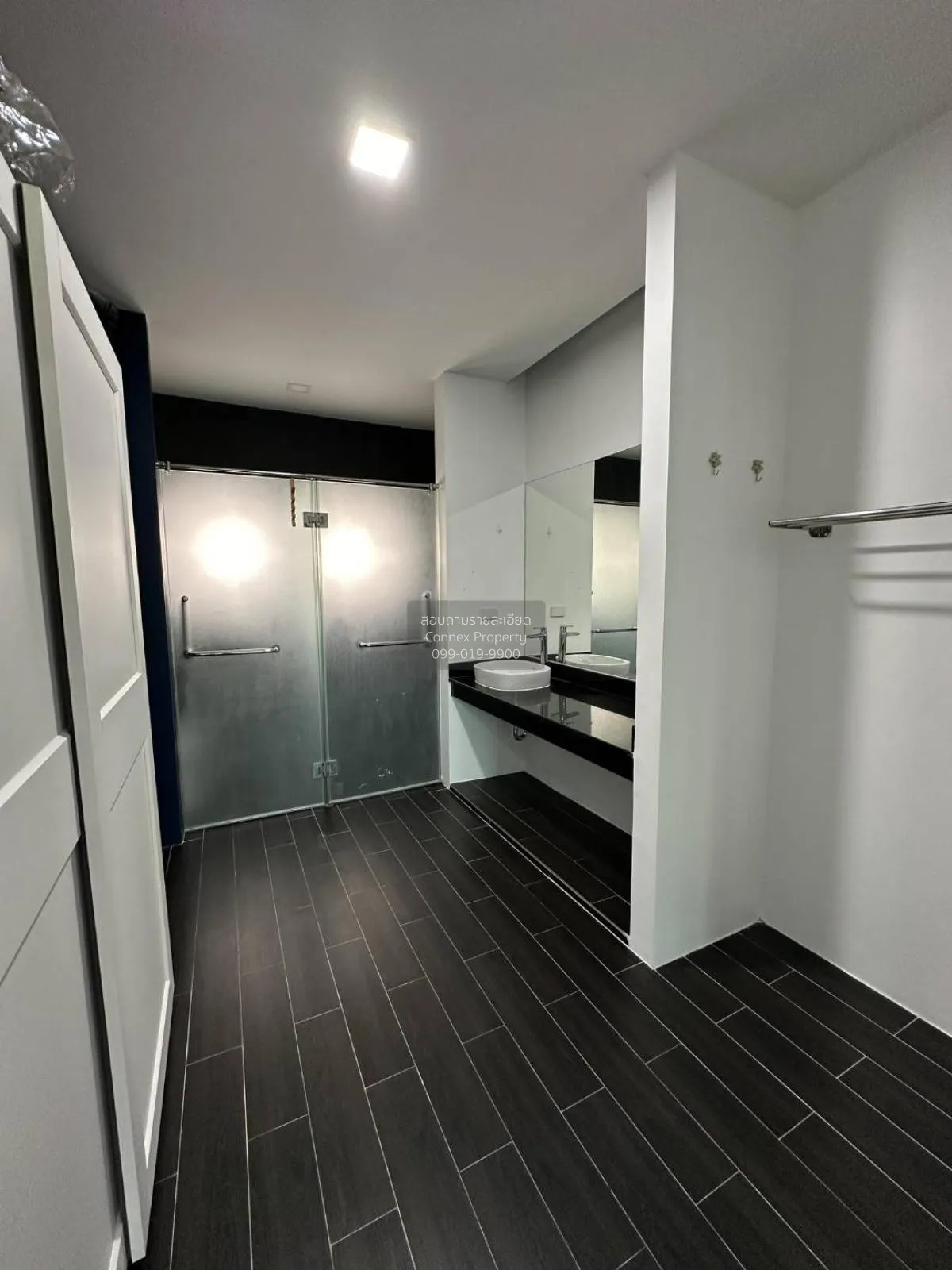 For Rent Townhouse/Townhome  , Bless Town Srinakarin - Namdang , 