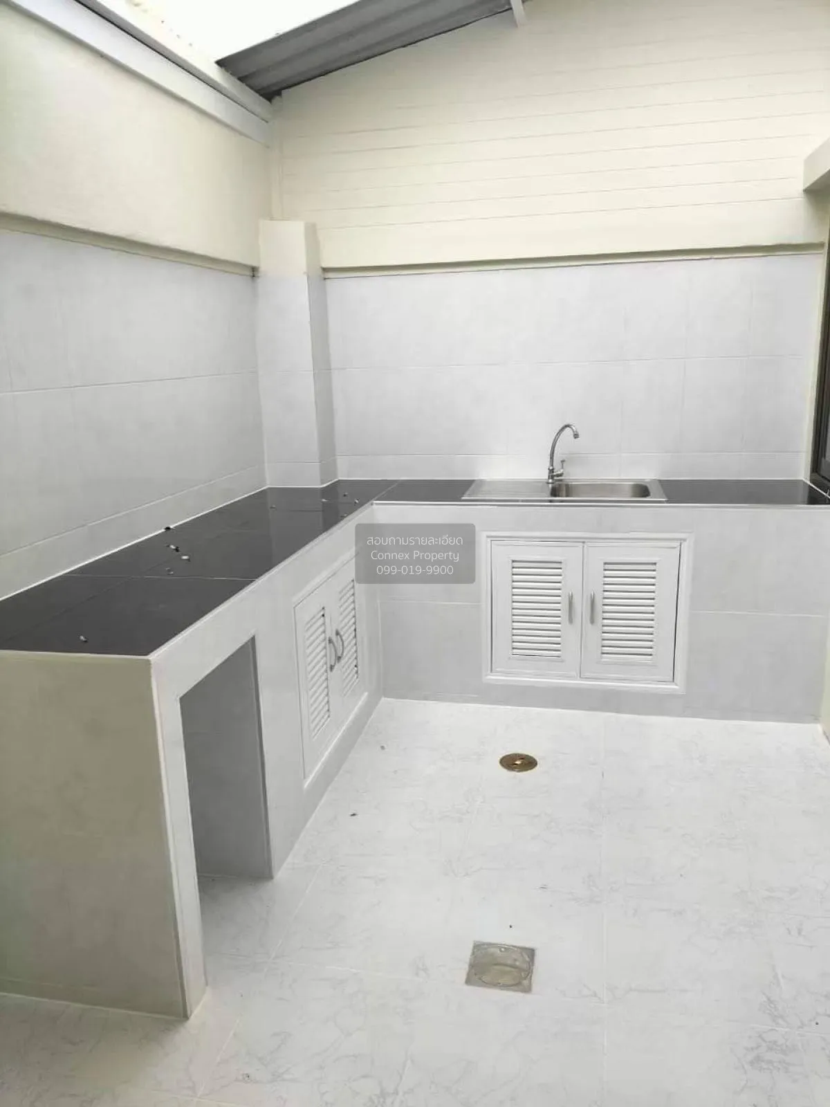 For Sale Townhouse/Townhome  , Baan Mak Mai Watcharapol , newly r