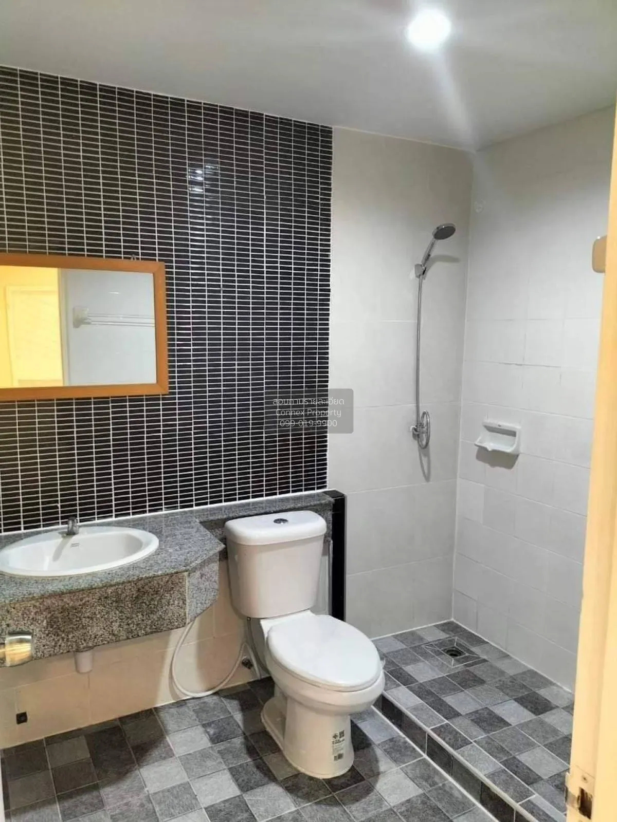 For Sale Townhouse/Townhome  , Baan Mak Mai Watcharapol , newly r