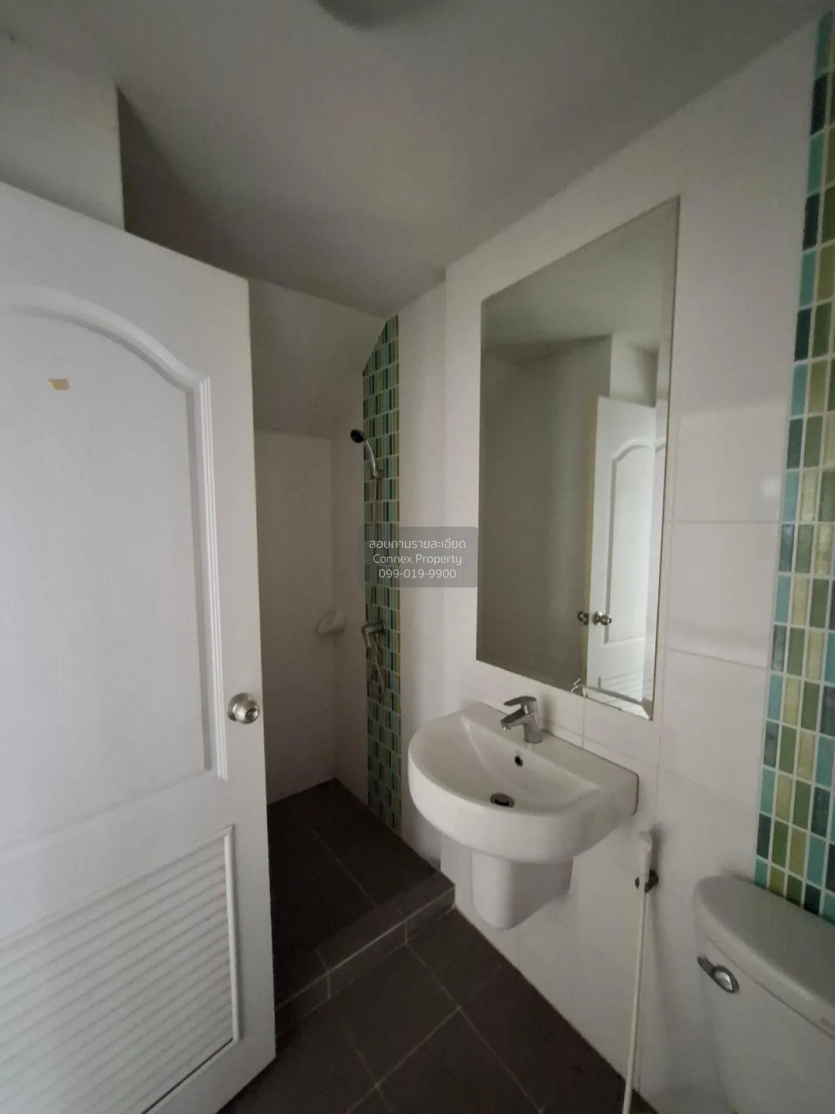 ขายทาวน์เฮ้าส์/ทาวน์โฮม  ธาดาทาวน์ ออร่า หนองขาม ศรีราชา ชลบุรี C