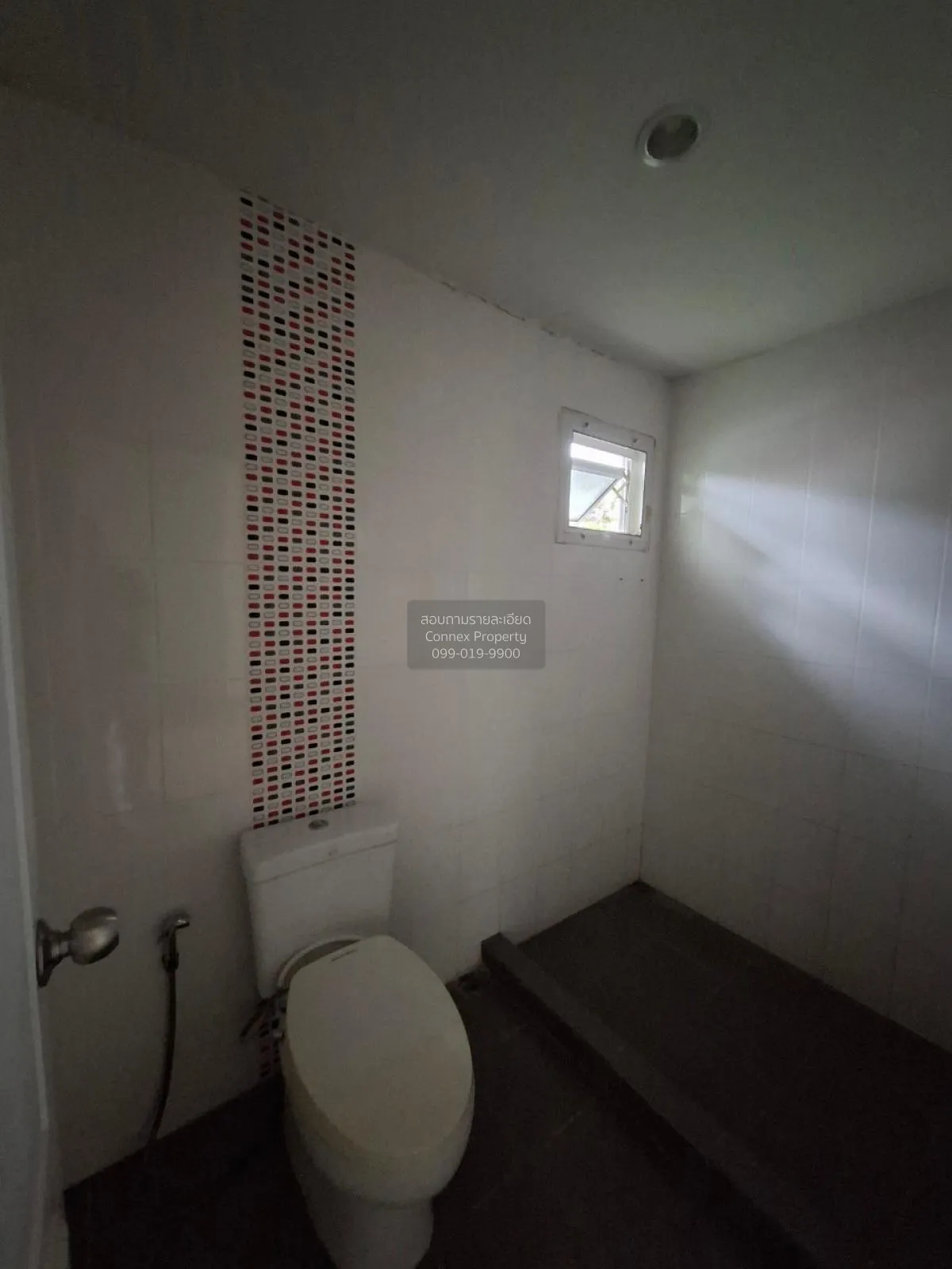 ขายทาวน์เฮ้าส์/ทาวน์โฮม  ธาดาทาวน์ ออร่า หนองขาม ศรีราชา ชลบุรี C