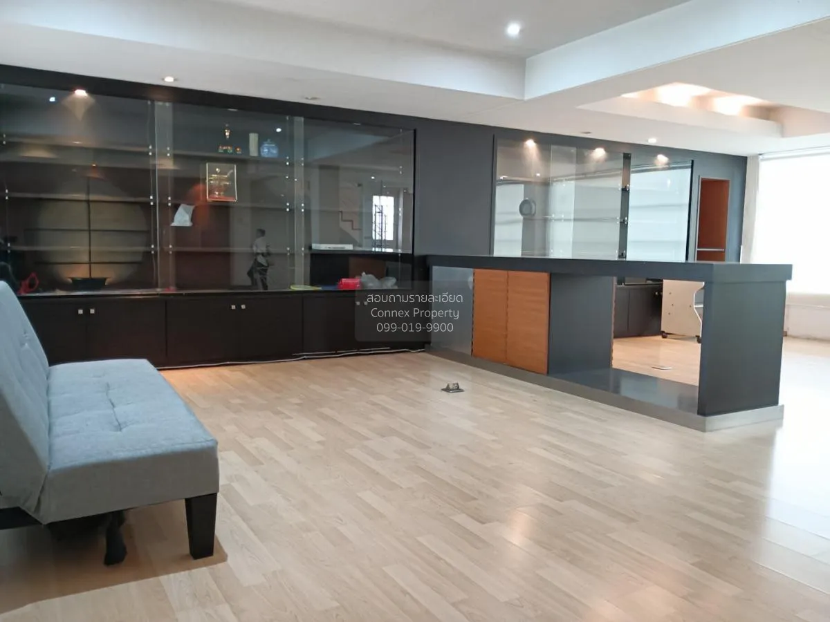 For Sale Commercial Building 4 storey Huai Kwang , Sam Saen Nok ,