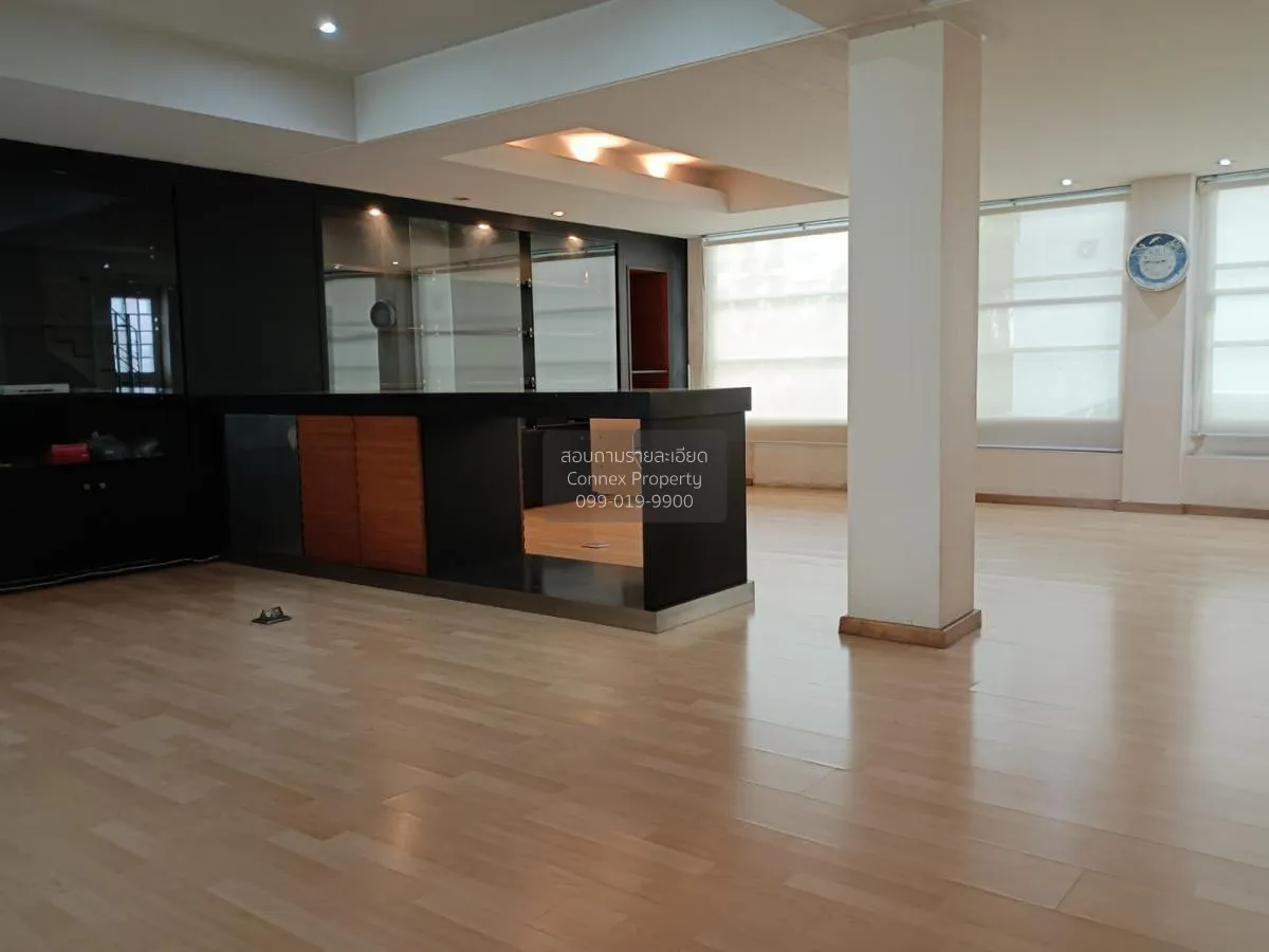 For Sale Commercial Building 4 storey Huai Kwang , Sam Saen Nok ,