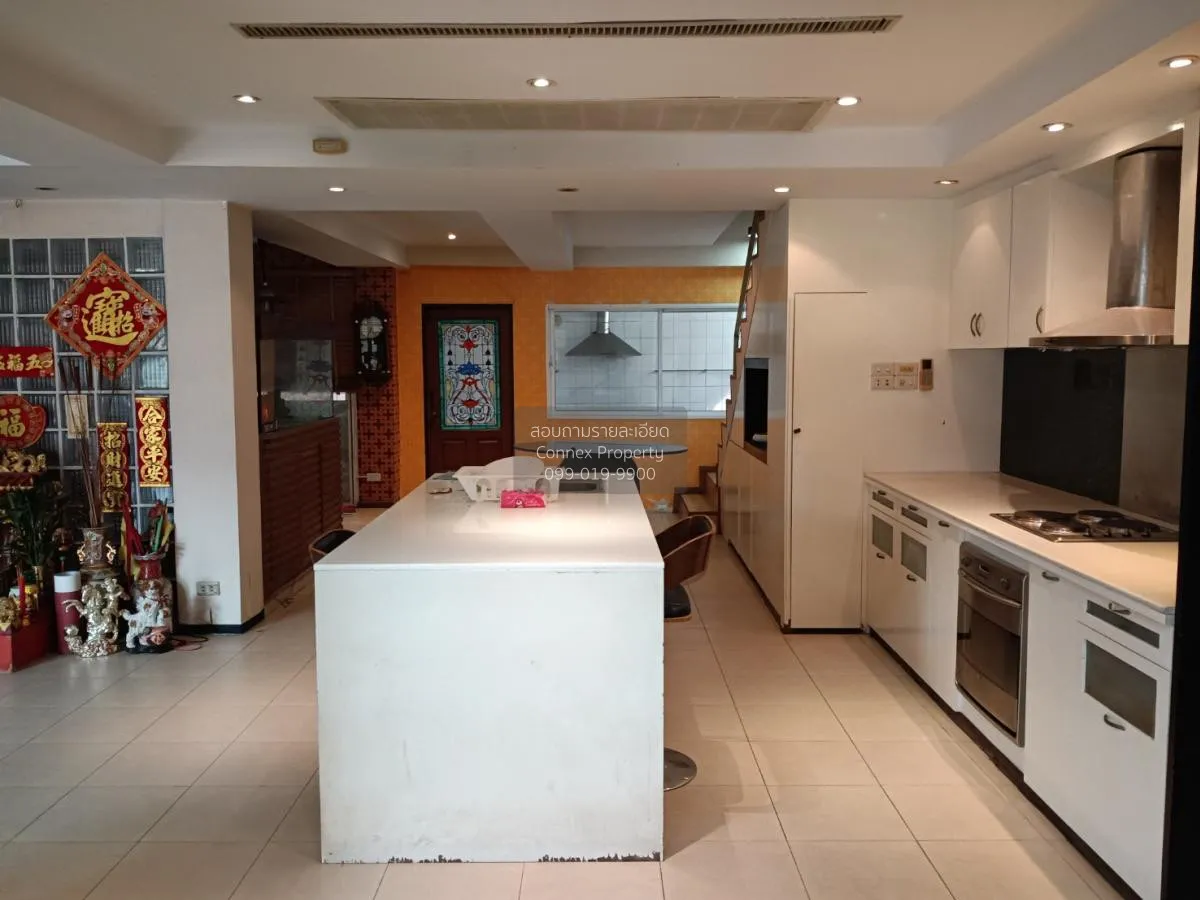 For Sale Commercial Building 4 storey Huai Kwang , Sam Saen Nok ,