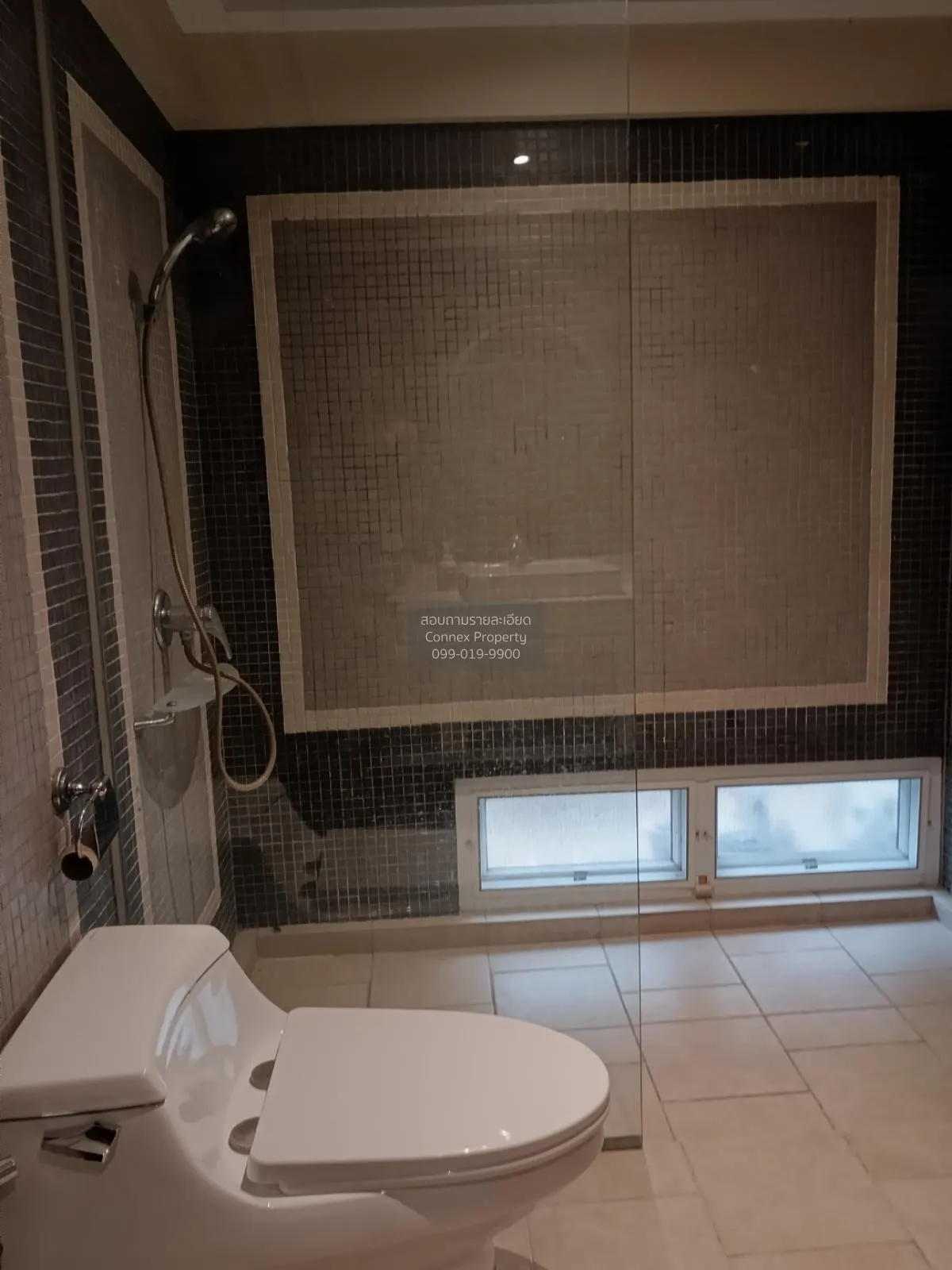 For Sale Commercial Building 4 storey Huai Kwang , Sam Saen Nok ,