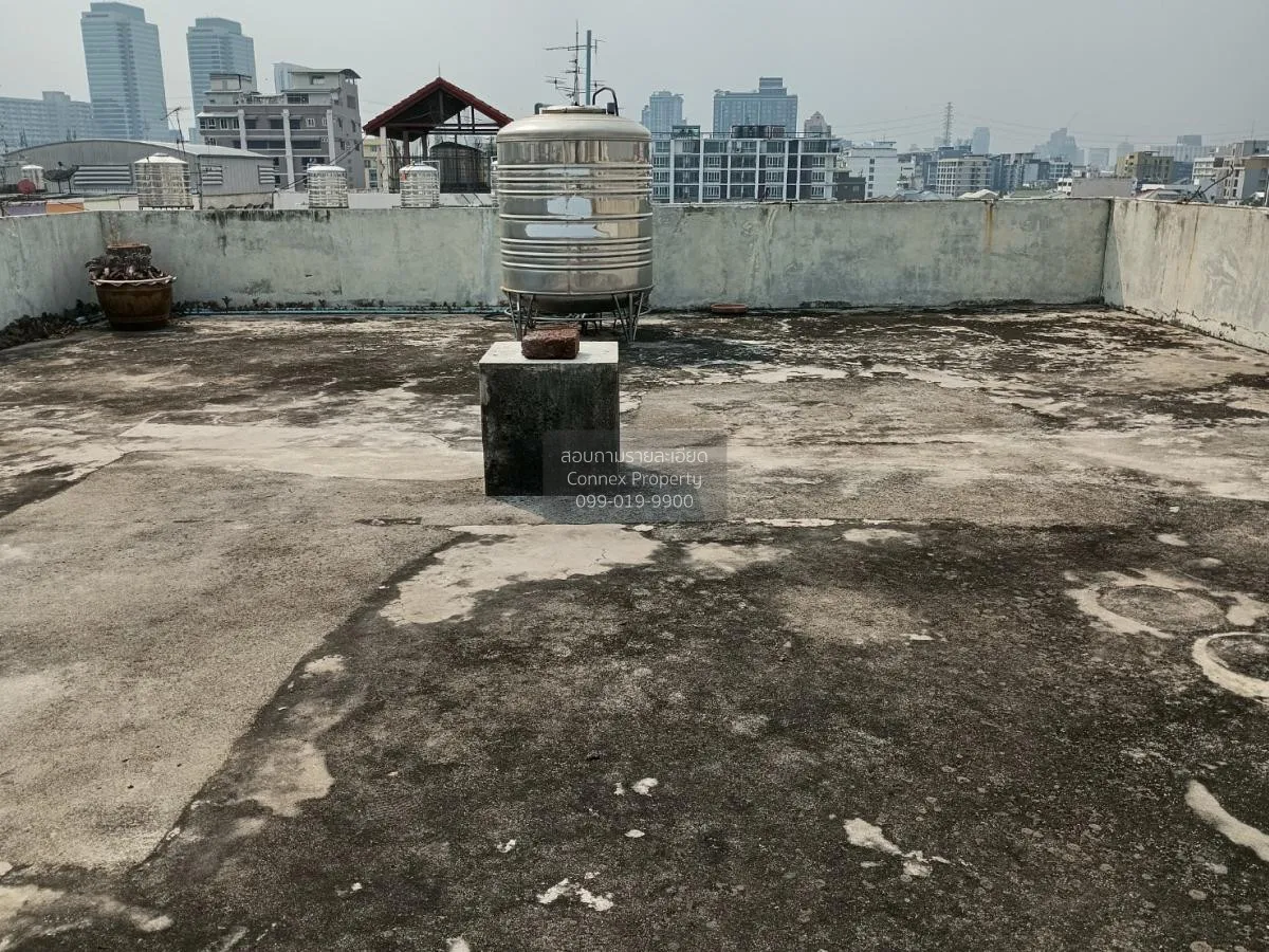 For Rent Commercial Building , Sam Saen Nok , Huai Khwang , Bangk