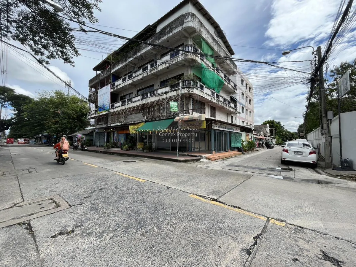 ขายอาคารพาณิชย์ 4.5 ชั้น 3 คูหา มีดาดฟ้า ซอยงามวงศ์วาน 43 ทุ่งสอง 2