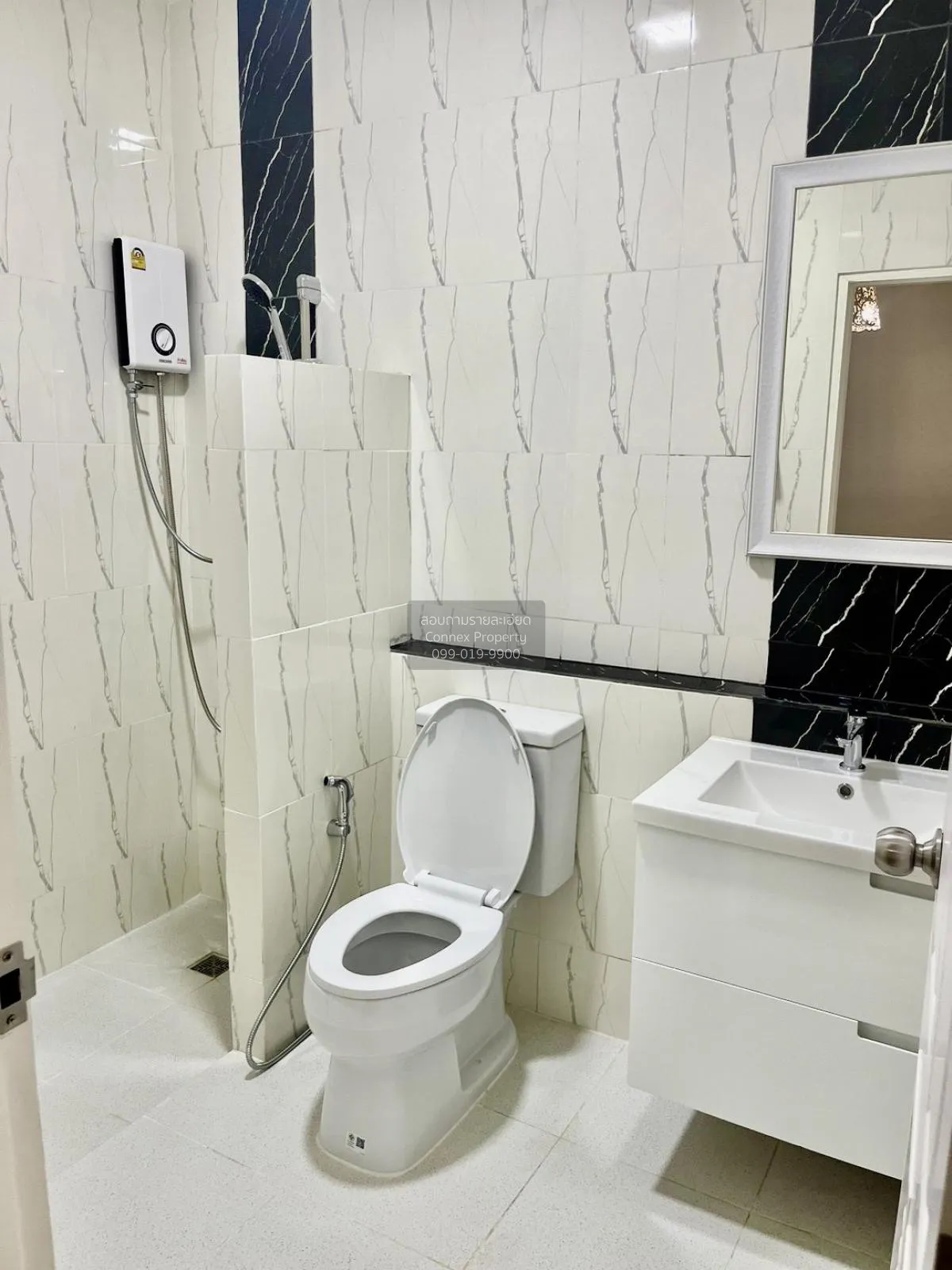 For Sale Townhome  Lat Phrao 41/1 , newly renovated , Sam Saen No