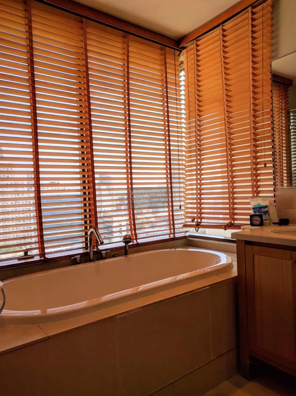 เช่าคอนโด  ดิ เอ็มโพริโอ เพลส BTS-พร้อมพงษ์ คลองเตย เขต คลองเตย ก