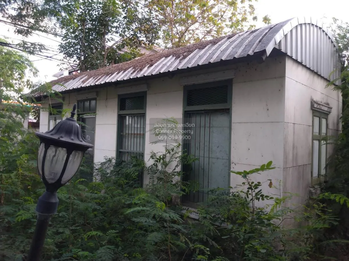 For Sale House , Passorn 8 Bangyai , corner unit , wide frontage  3