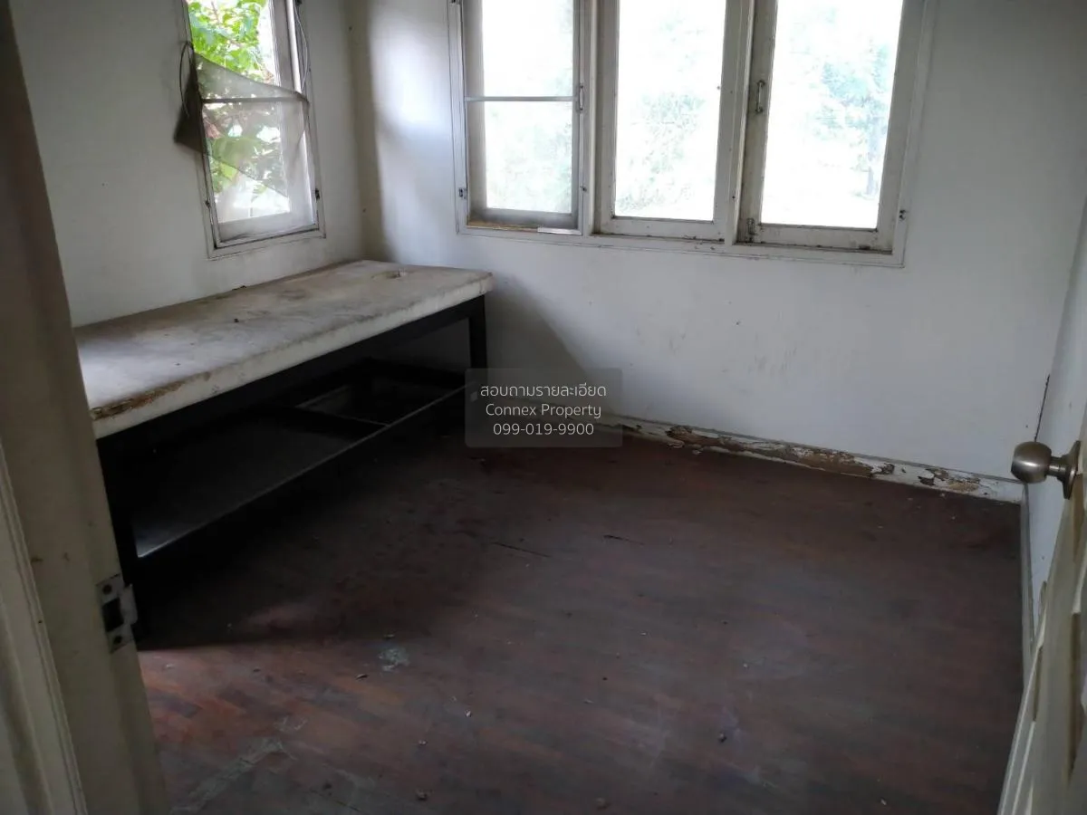 For Sale House , Passorn 8 Bangyai , corner unit , wide frontage 