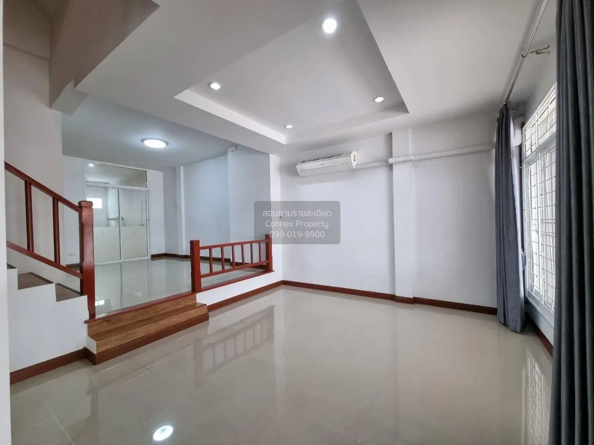 For Sale Townhouse/Townhome  , Floraville Srinakarin-Thaparak , B 2