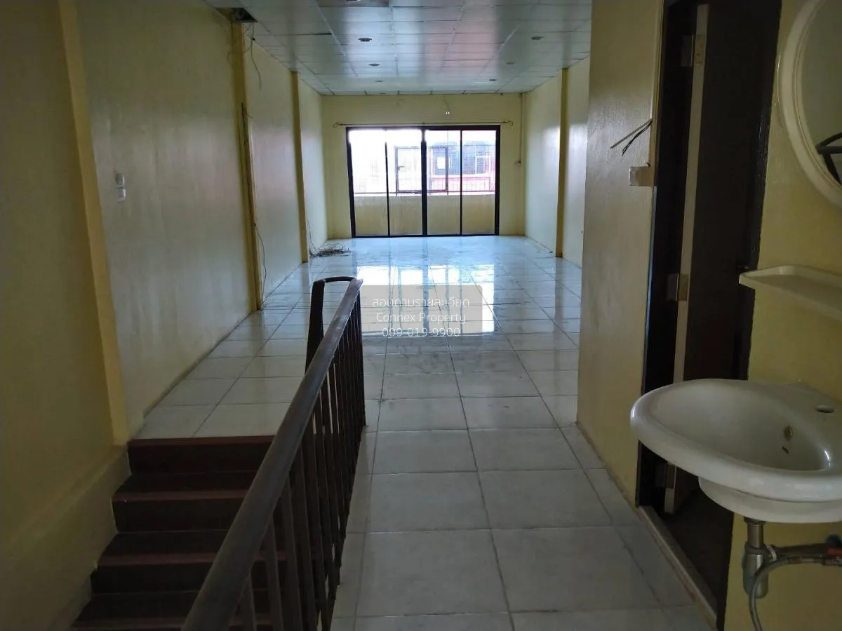 ขายอาคารพาณิชย์  นครปฐม​เทรดเซ็นเตอร์​ ชั้นสูง หน้ากว้าง สนามจันท