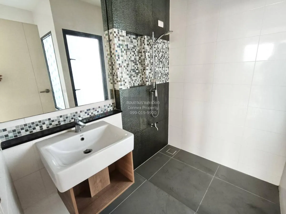 For Sale Townhouse/Townhome  , Baan Klang Muang Rama 9-Krungthep 