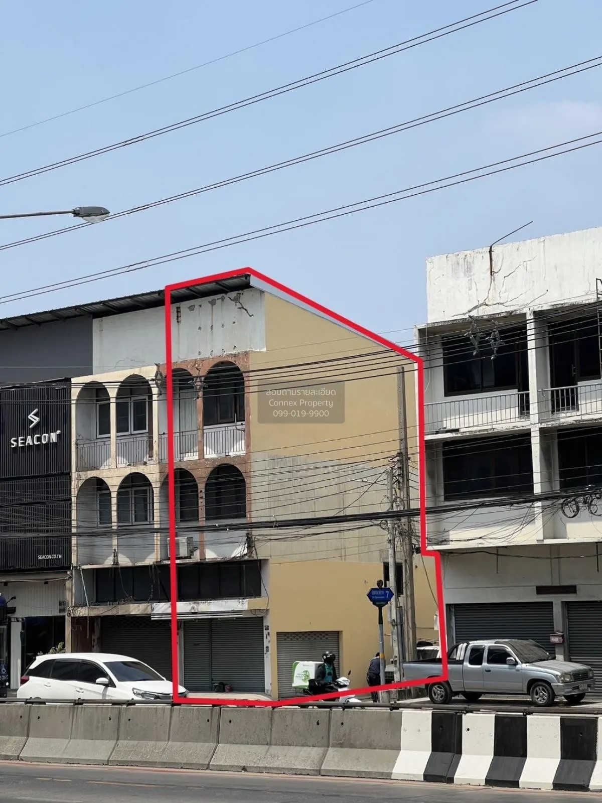 For Rent Commercial building, 3.5 floors , corner, entrance of So 2