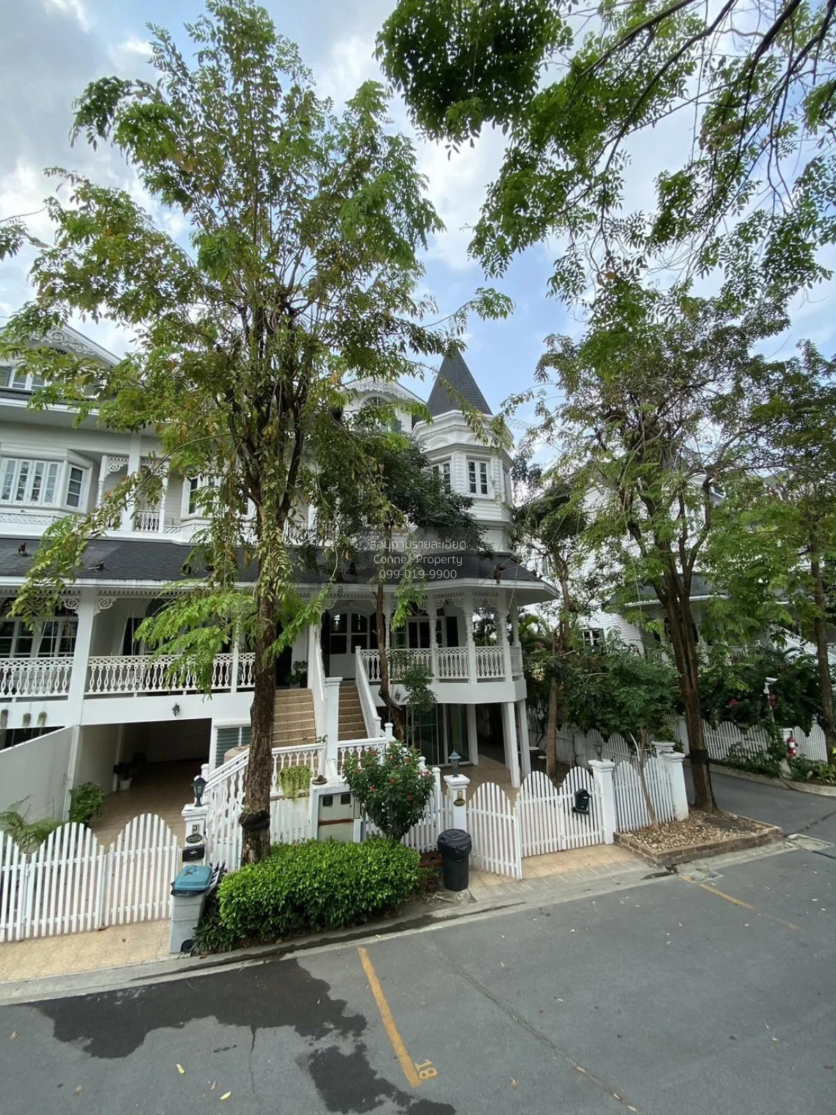 For Sale Townhouse/Townhome  , Fantasia Villa 2 , BTS-Bearing , S 2