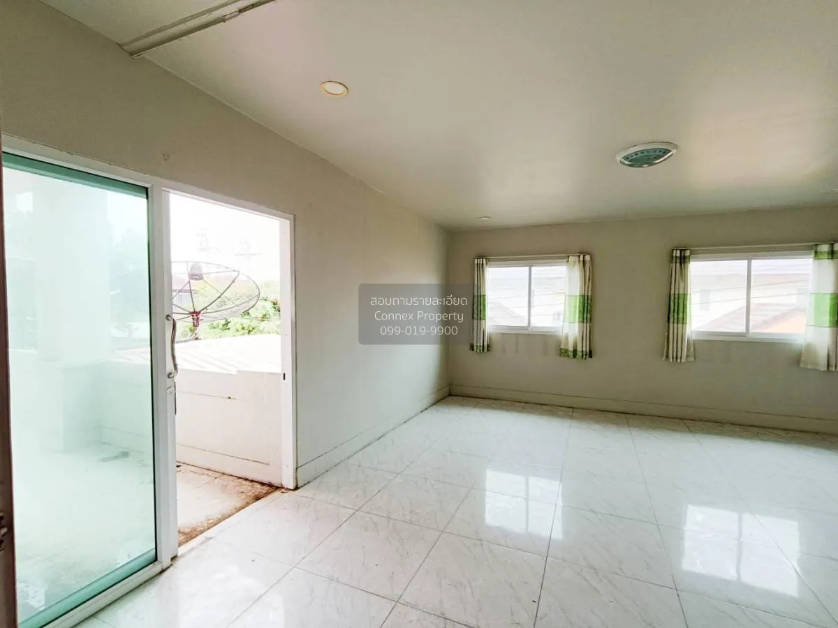 For Sale House , BAAN LAPAWAN 15 , corner unit , wide frontage , 