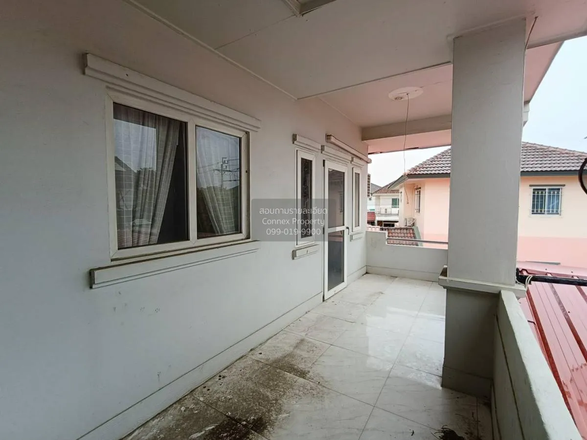 For Sale House , BAAN LAPAWAN 15 , corner unit , wide frontage , 