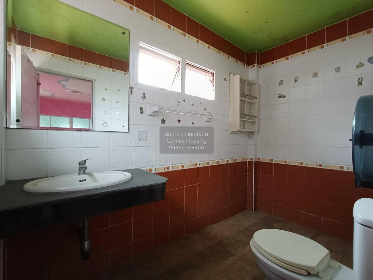 For Sale House , BAAN LAPAWAN 15 , corner unit , wide frontage , 