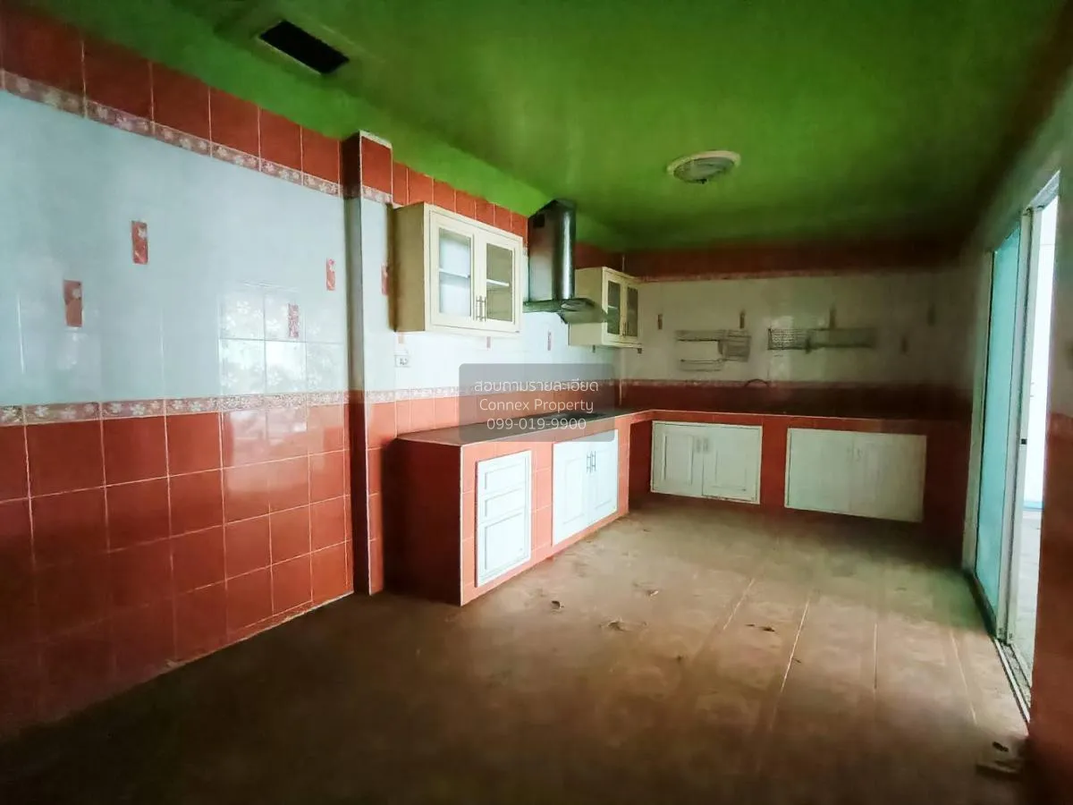 For Sale House , BAAN LAPAWAN 15 , corner unit , wide frontage , 