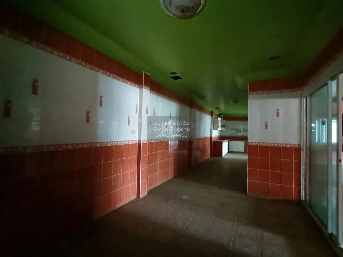 For Sale House , BAAN LAPAWAN 15 , corner unit , wide frontage , 