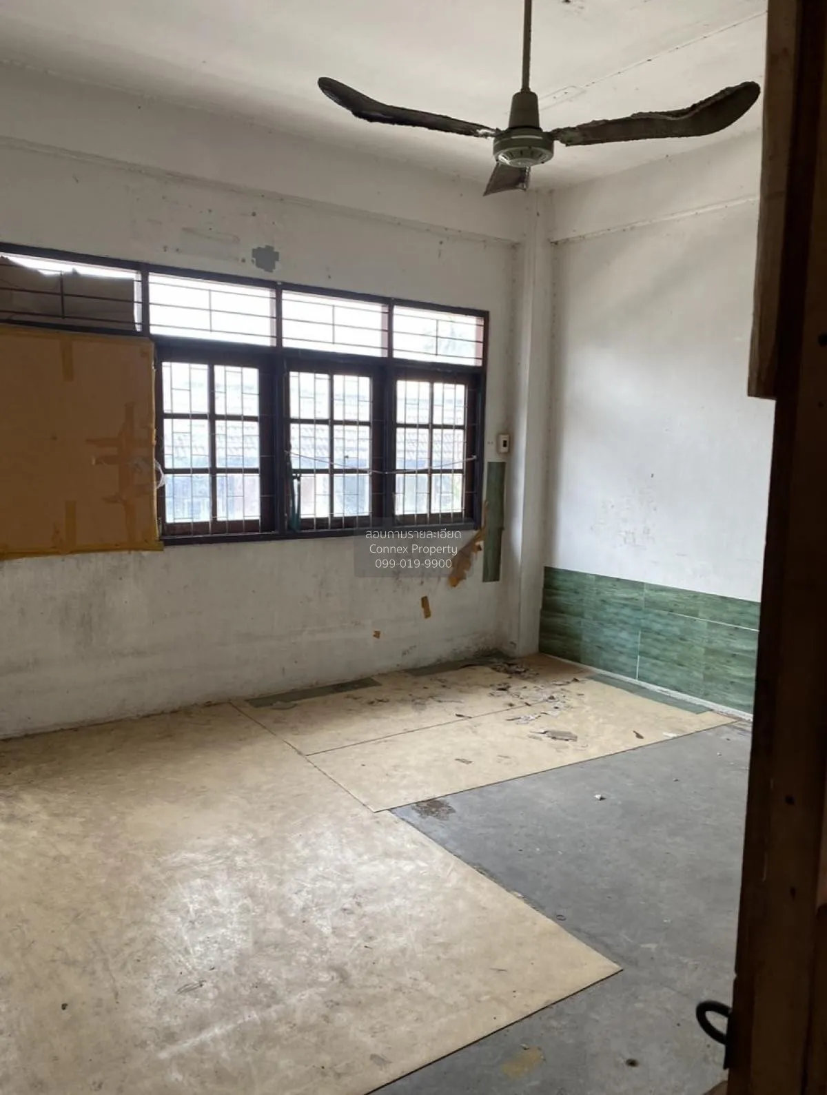 For Rent For Rent Commercial building, 3.5 floors , corner,Soi Pr