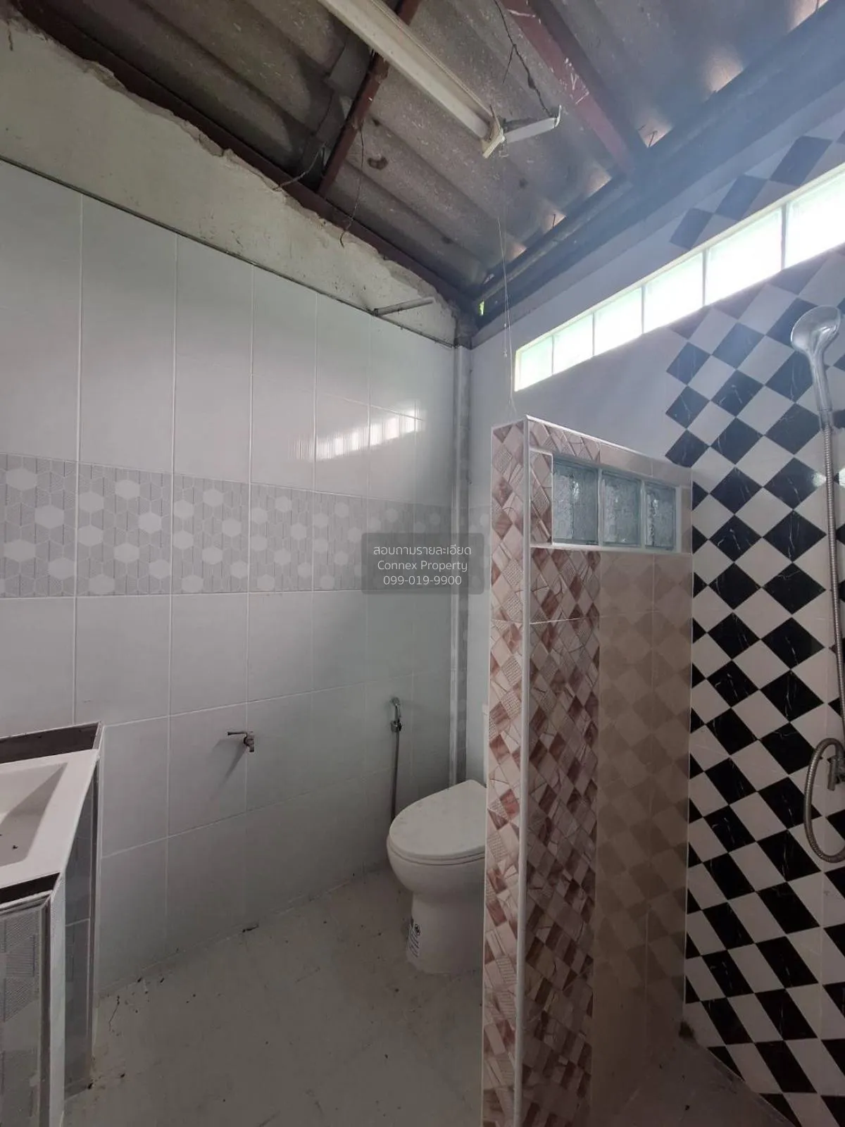 For Sale Townhouse mainroad Nakhon Phatom , Sam Khwai Phueak , mu