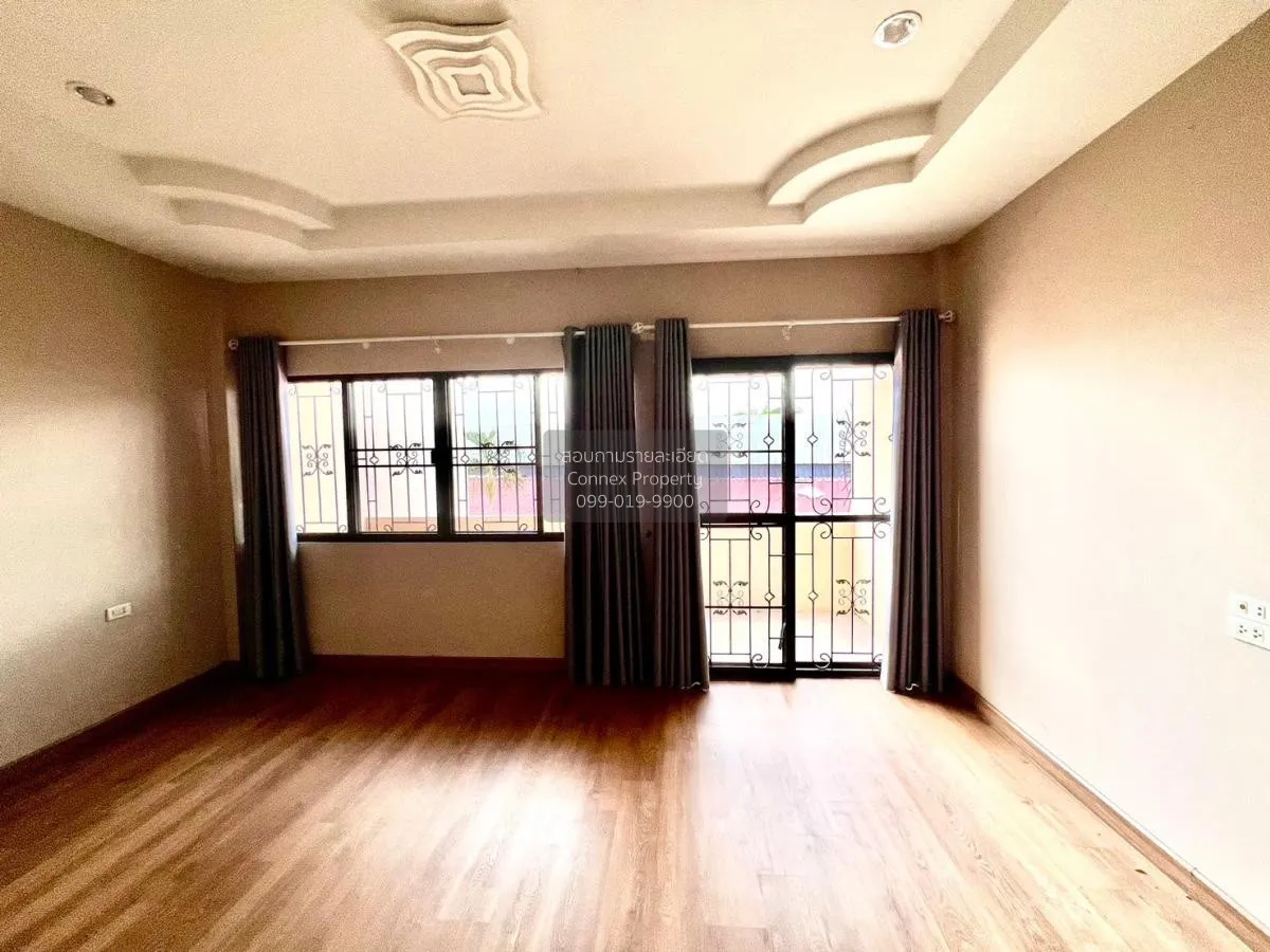 For Sale Townhouse Soi Khao Talo 9 , Nong Prue , Bang Lamung , Ch