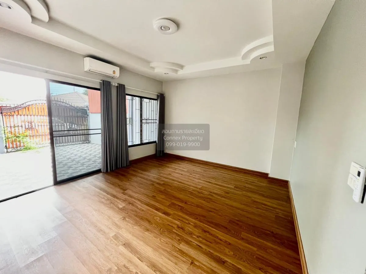 For Sale Townhouse Soi Khao Talo 9 , Nong Prue , Bang Lamung , Ch