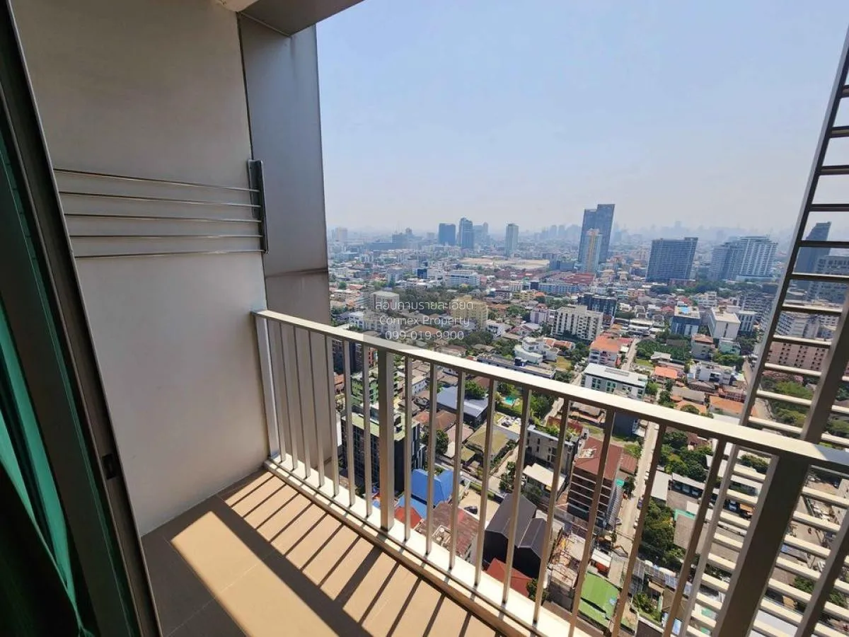 ขายคอนโด  แอ็บสแตร็กส์ พหลโยธิน พาร์ค ห้องมุม BTS-ห้าแยกลาดพร้าว 