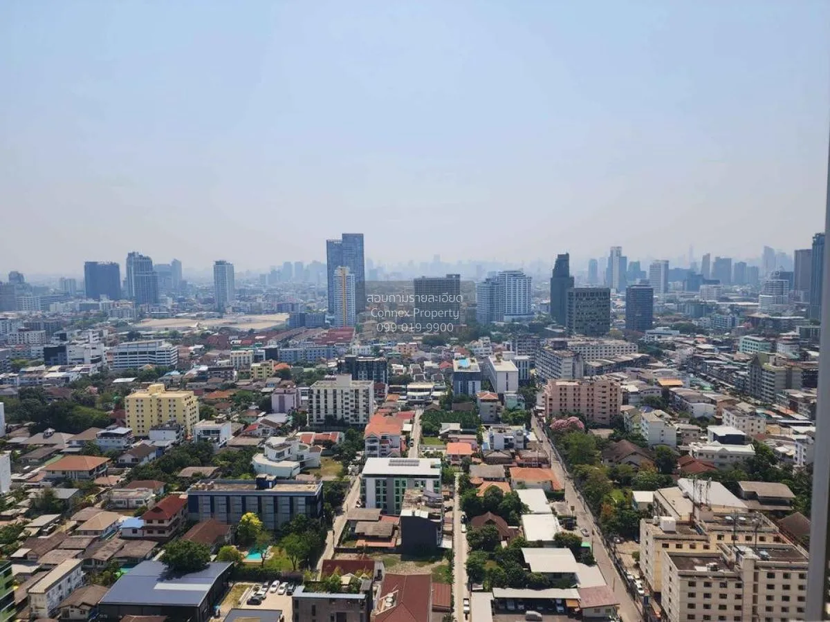 ขายคอนโด  แอ็บสแตร็กส์ พหลโยธิน พาร์ค ห้องมุม BTS-ห้าแยกลาดพร้าว 