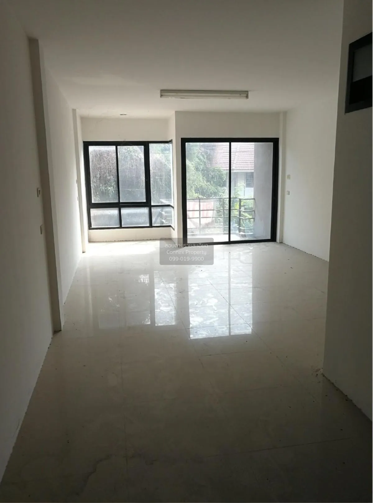 For Sale 3-storey Commercial building on the roadside, Nong Mai D 2