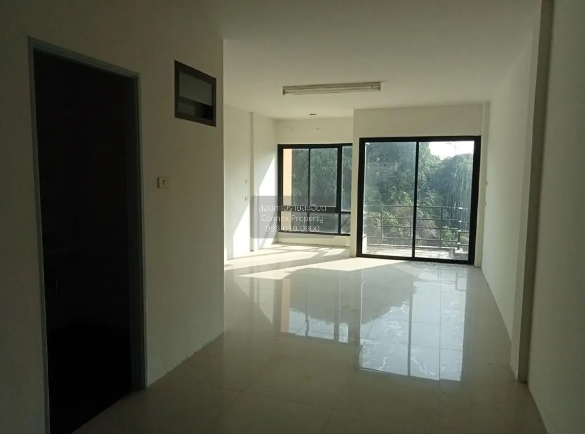 For Sale 3-storey Commercial building on the roadside, Nong Mai D
