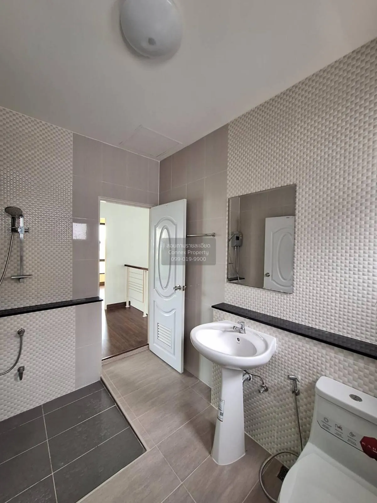 For Sale House , The I-Rich Pinklao-Sai 5 , corner unit , Bang Kr