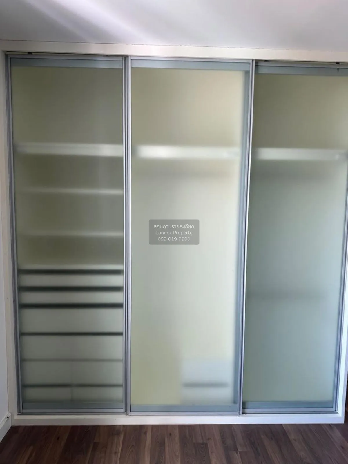 ขายคอนโด  เดอะ รูม สาทร - ตากสิน BTS-โพธิ์นิมิตร บางยี่เรือ เขต ธ