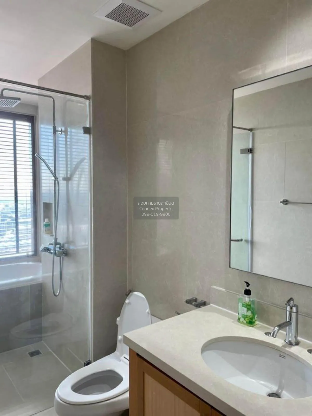 เช่าคอนโด  ดิ เอ็มโพริโอ เพลส BTS-พร้อมพงษ์ คลองเตย เขต คลองเตย ก