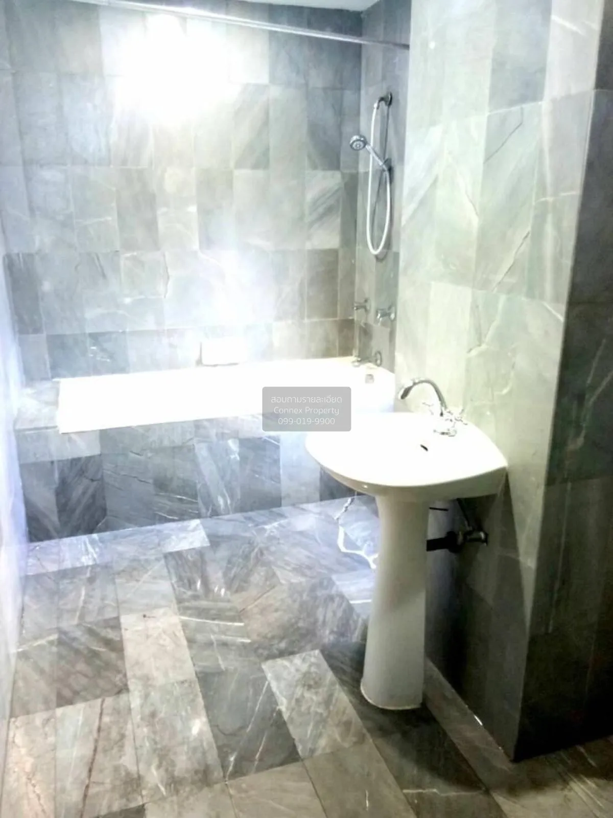 เช่าคอนโด  เดอะ วอเตอร์ฟอร์ด ทองหล่อ 11 BTS-ทองหล่อ คลองตันเหนือ 