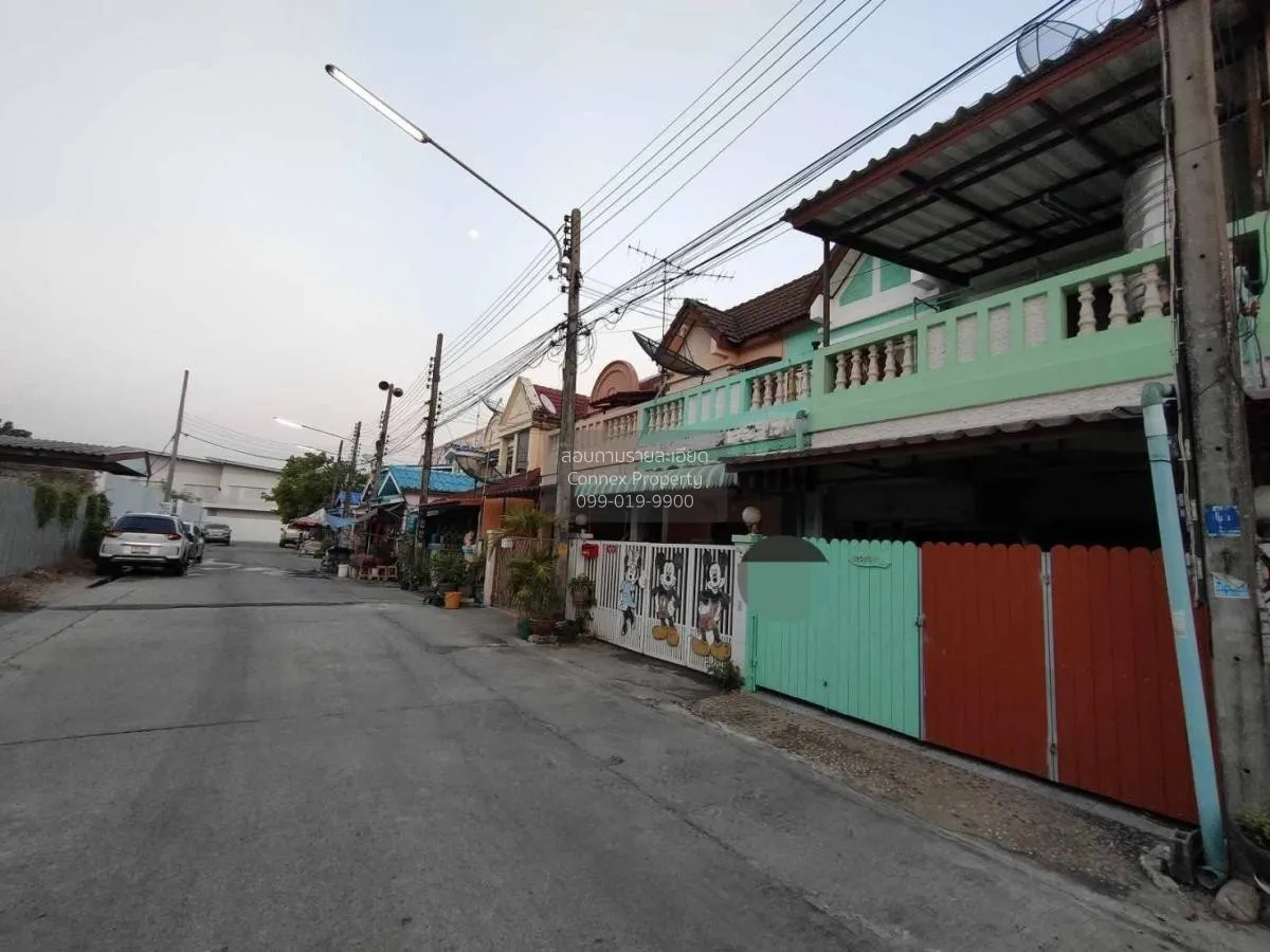 For Sale 2-storey townhouse , Rojana Road , Uthai District , Utha 4