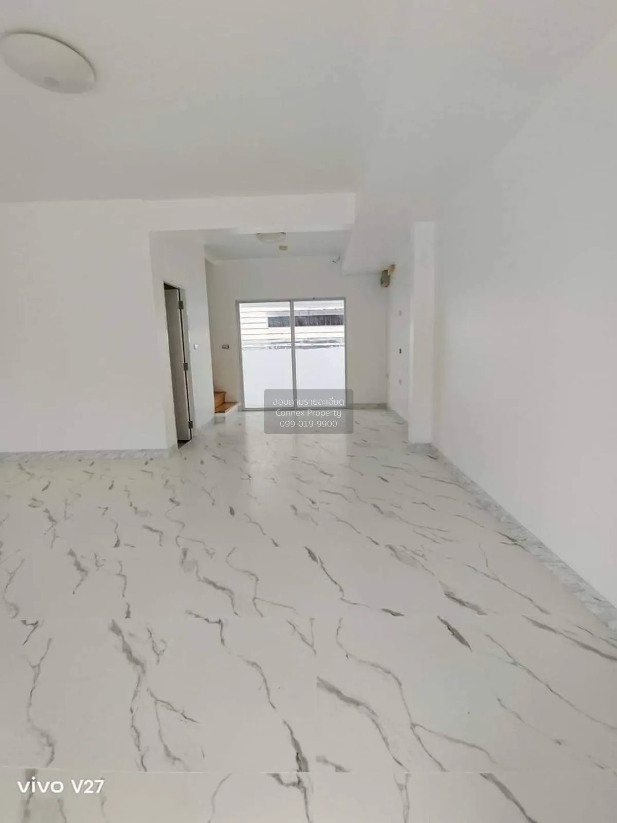 For Sale Townhouse/Townhome  , INDY PRACHAUTHIT 1 , corner unit ,