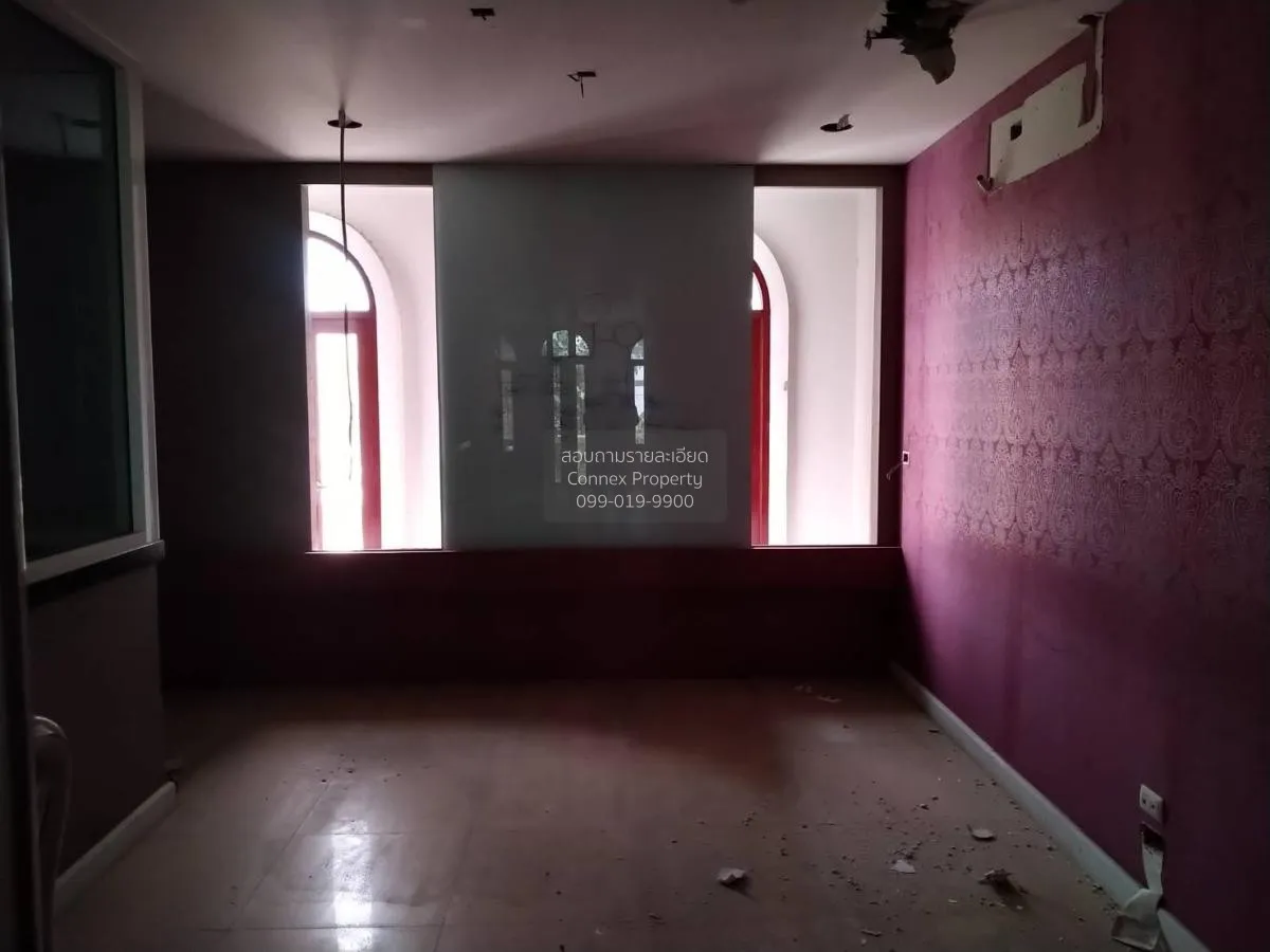 ขายอาคารพาณิชย์  เวนิส ดิ ไอริส ชั้นสูง ห้องมุม หน้ากว้าง ท่าแร้ง