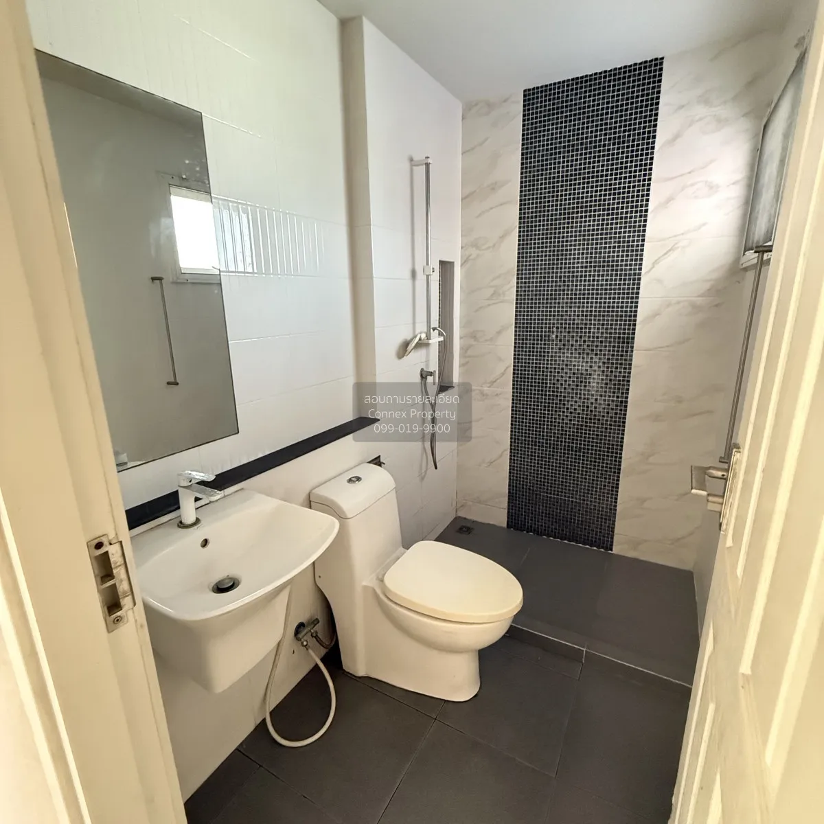 For Sale House , Golden Prestige Ekkachai-Wongwaen , corner unit 