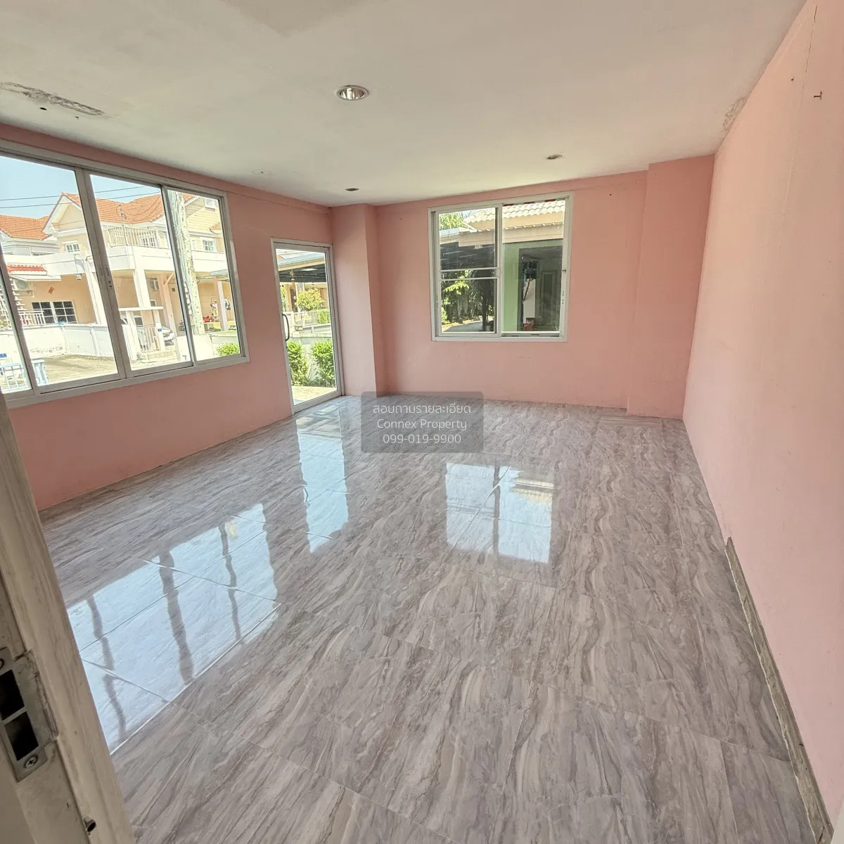 For Sale House , Golden Prestige Ekkachai-Wongwaen , corner unit 