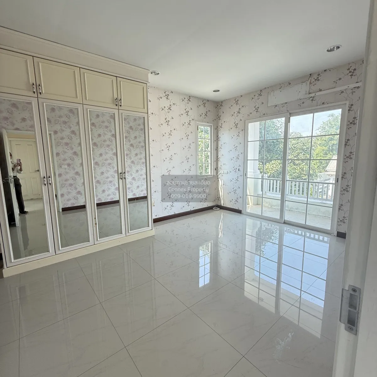 For Sale House , Golden Prestige Ekkachai-Wongwaen , corner unit 