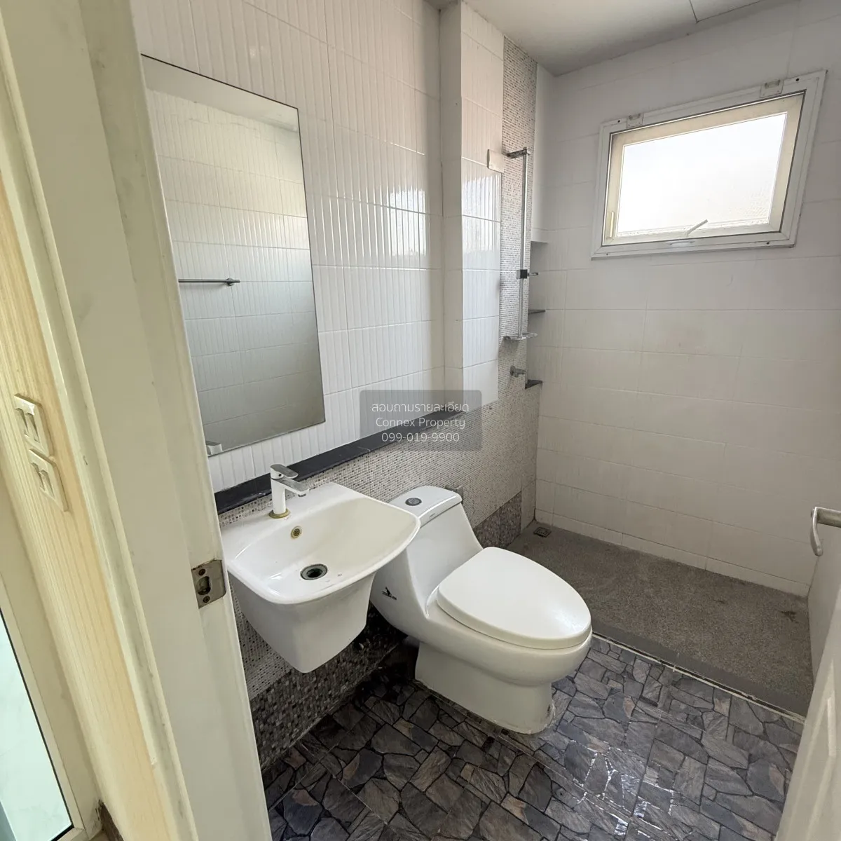 For Sale House , Golden Prestige Ekkachai-Wongwaen , corner unit 