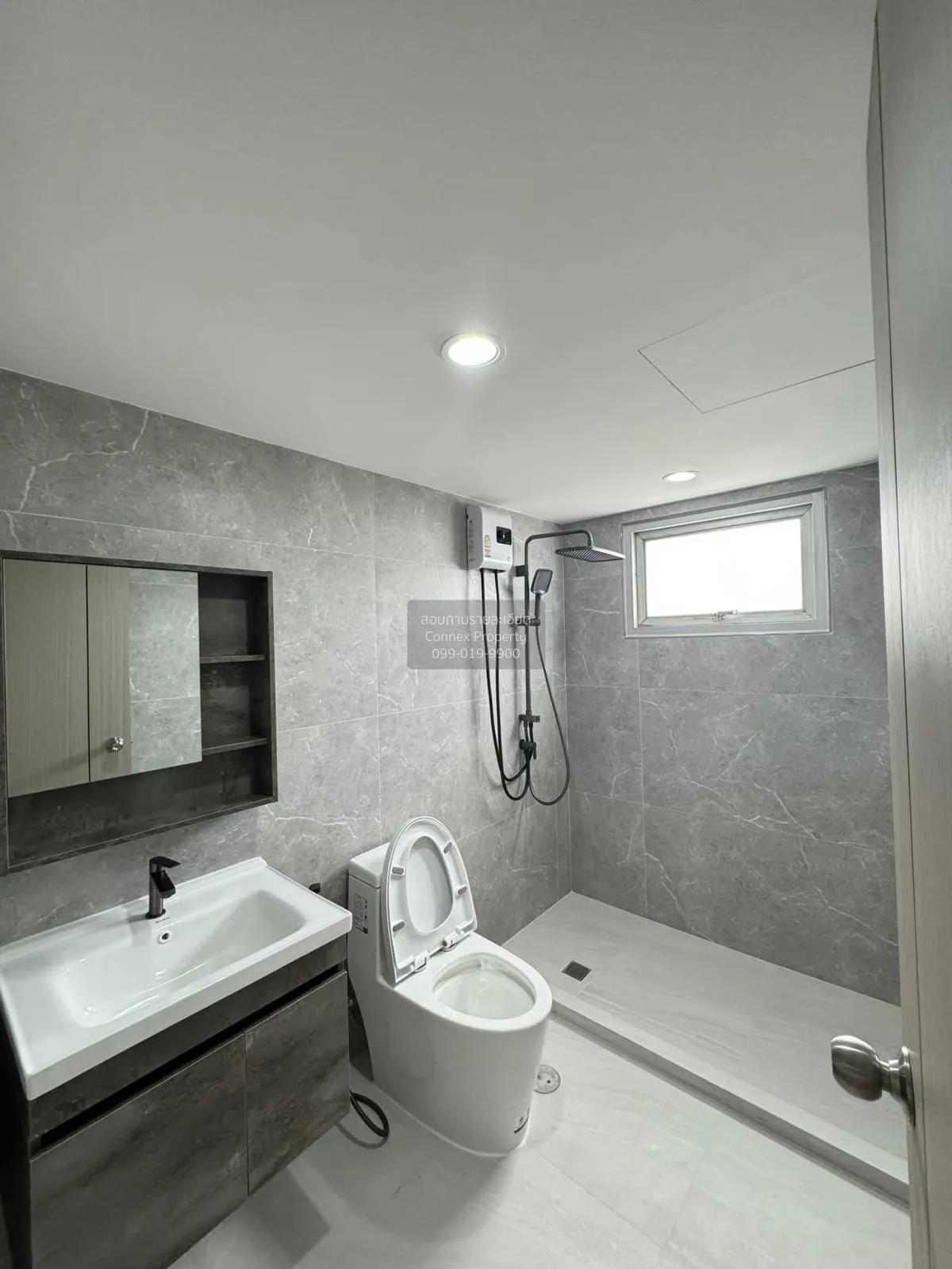 For Sale Condo , Chateau In Town Ratchada 13 , MRT-Huai Khwang , 