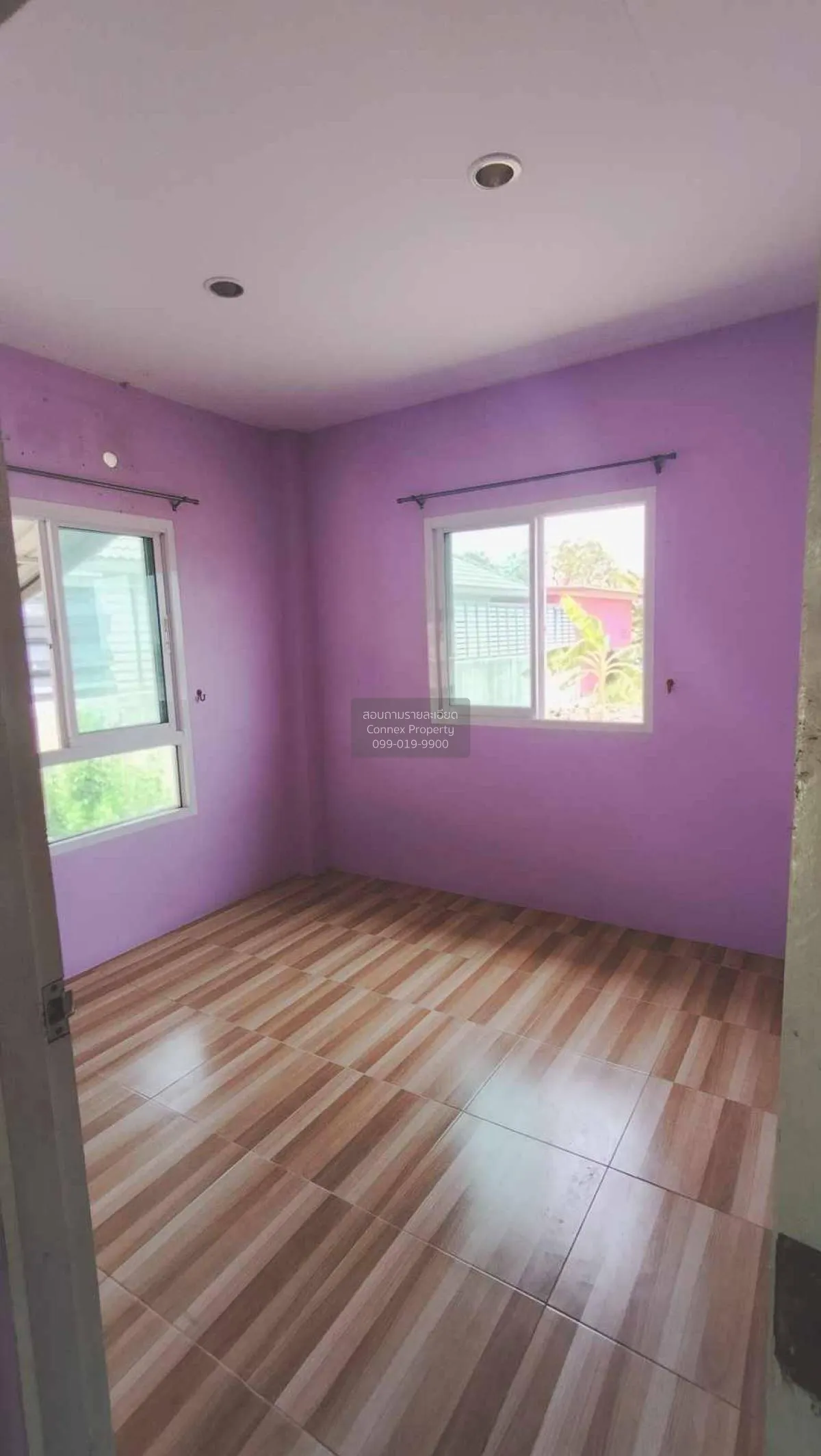 For Sale House with empty land already filled in, Thanon Khat Sub 3