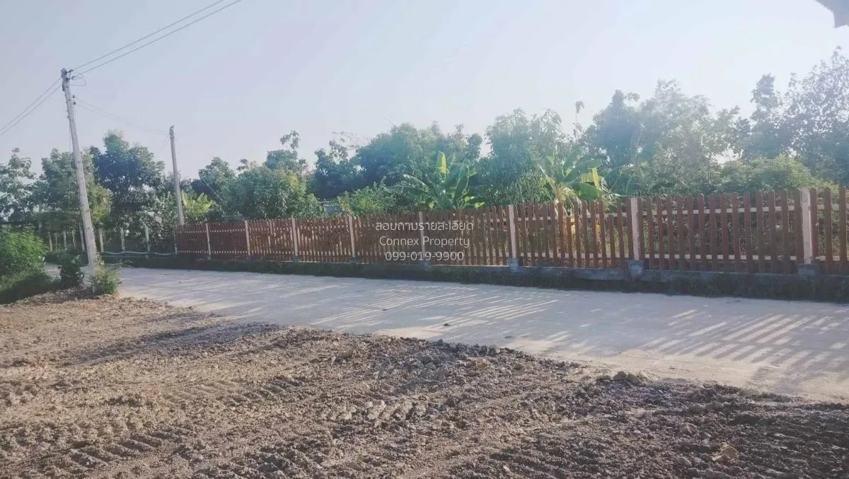 For Sale House with empty land already filled in, Thanon Khat Sub 3
