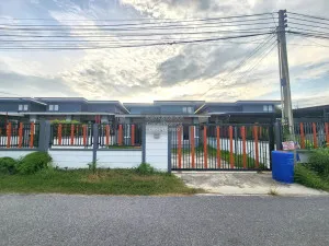 For Sale House , Baan Chayaporn , Nong Samsak , Ban Bueng , Chon Buri , CX-99321